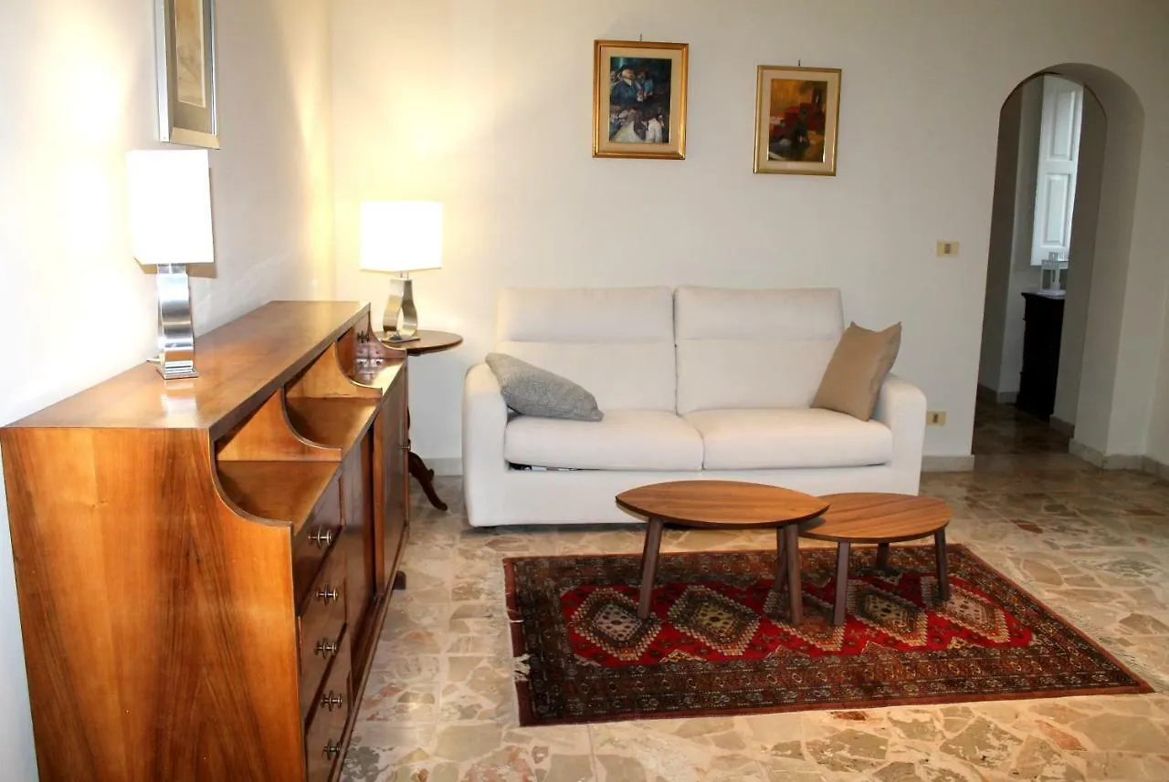 Apartment Appartamento Il Glicine Catania